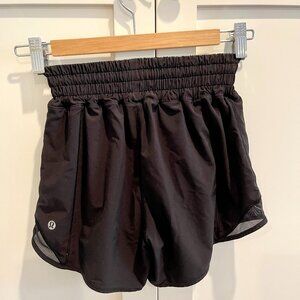 Lululemon Hotty Hot High-Rise Lined Short 2.5" - Size 0